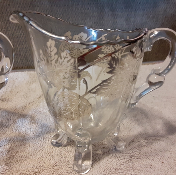 VINTAGE SILVER CITY CO. CREAM & SUGAR SET - Picture 2 of 4